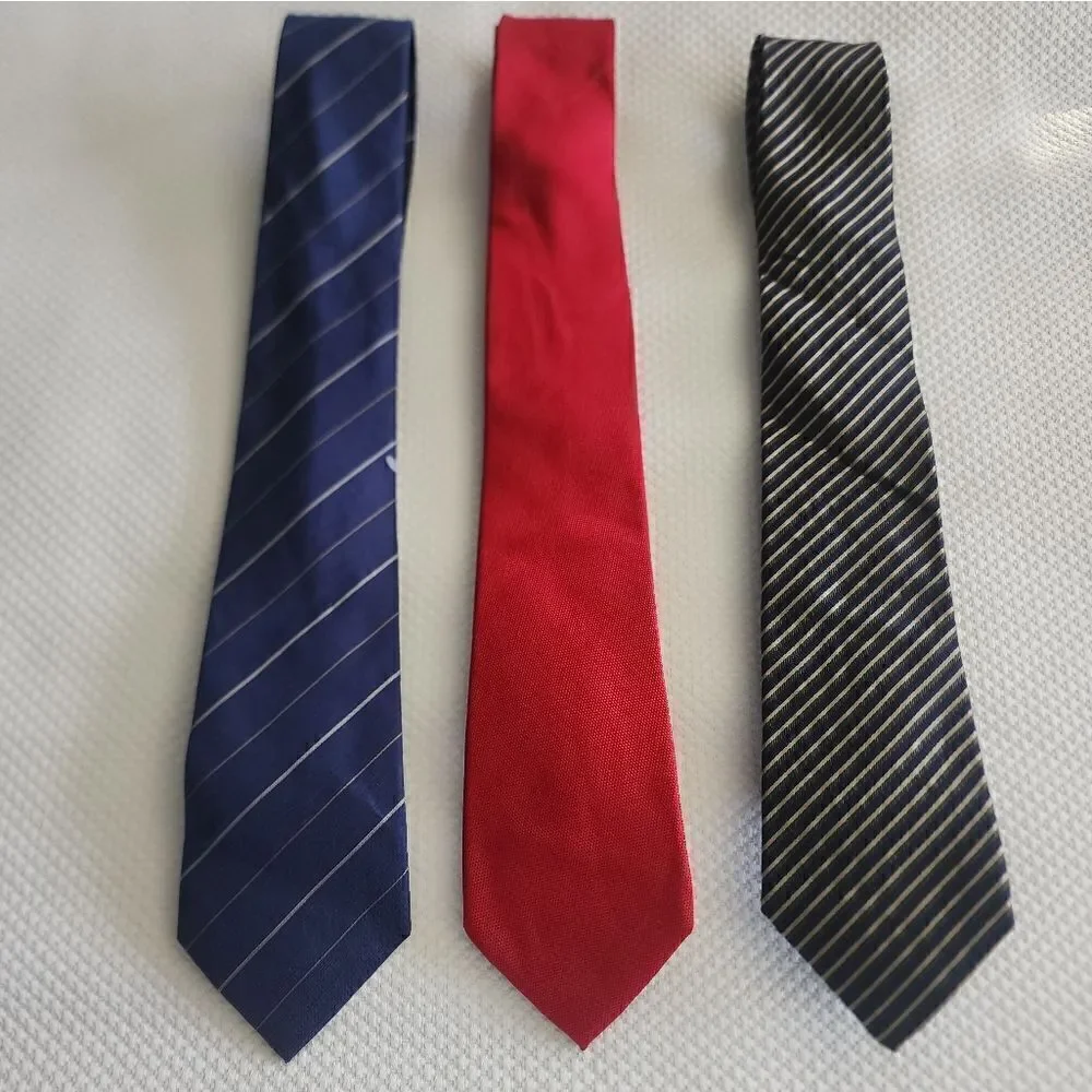 Banana Republic tie bundle of 3 new without tags
